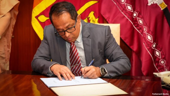 Sri Lanka speaker endorses Samurdhi, rubber control bills